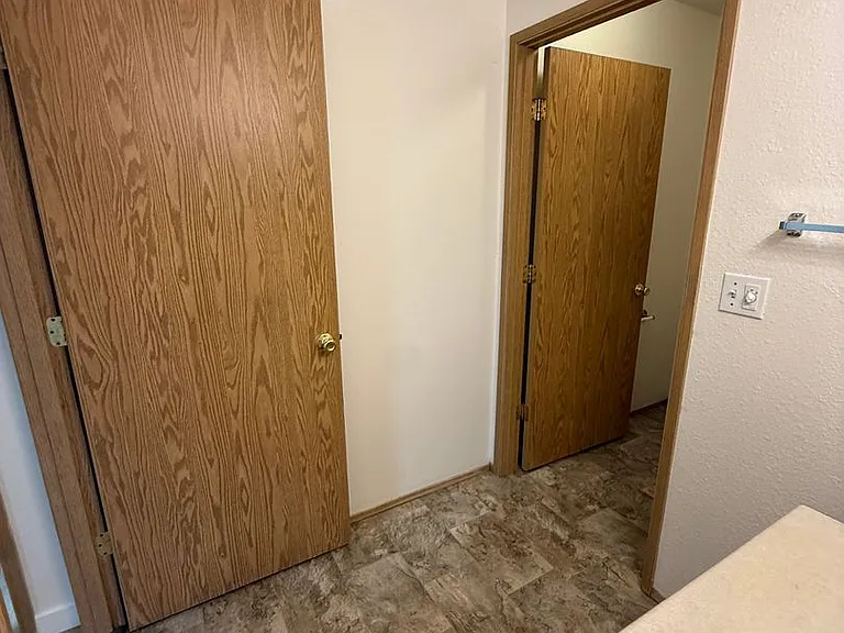 5388 N Hills Dr — Photo 13