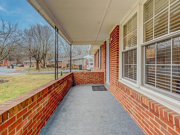 4th image of 719 Hugh Ave