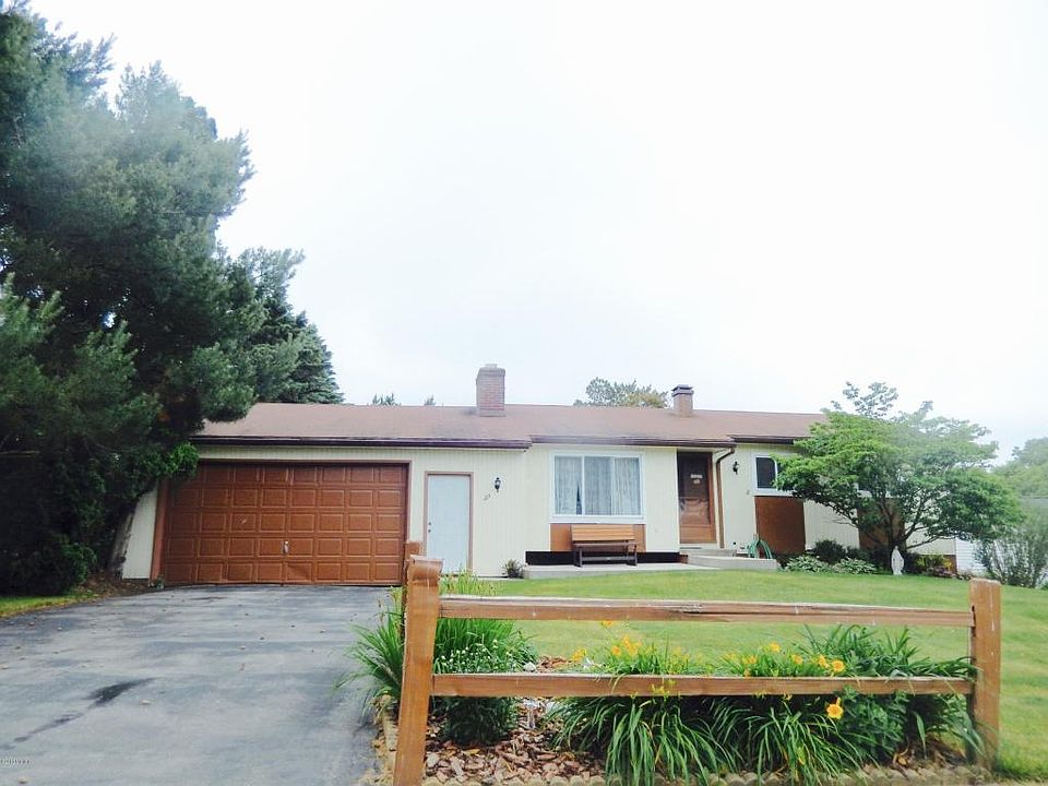 1st image of 125 Manor Dr