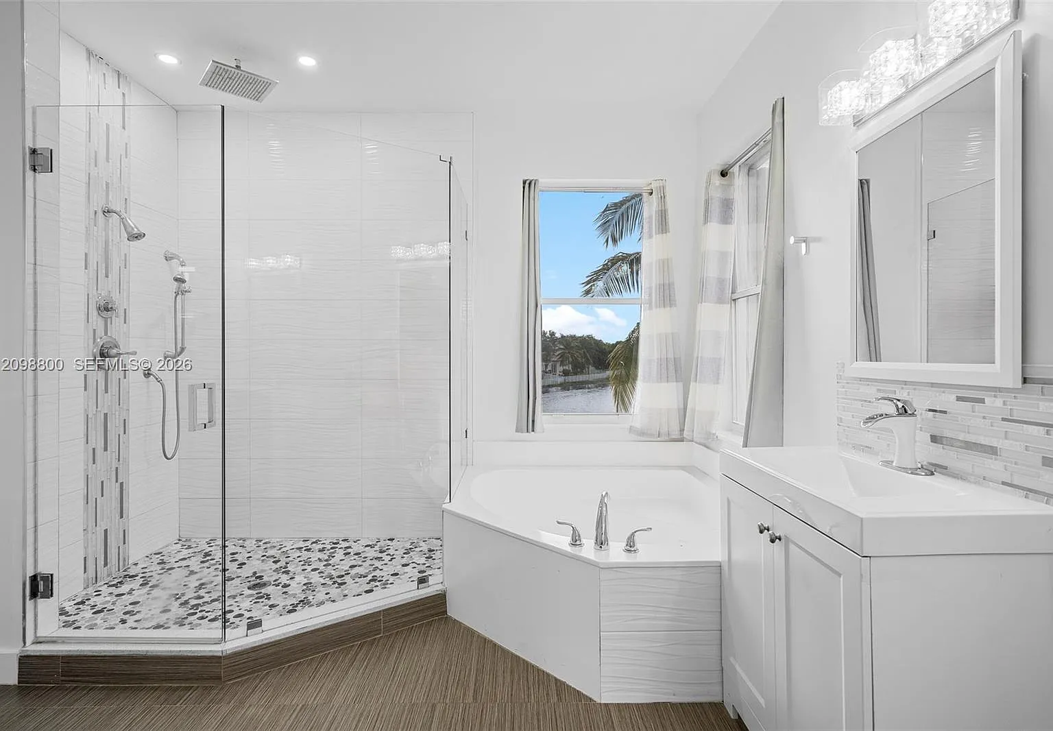 4 bed, 3.0 bath, 3080 sqft, $6,500 — Photo 2