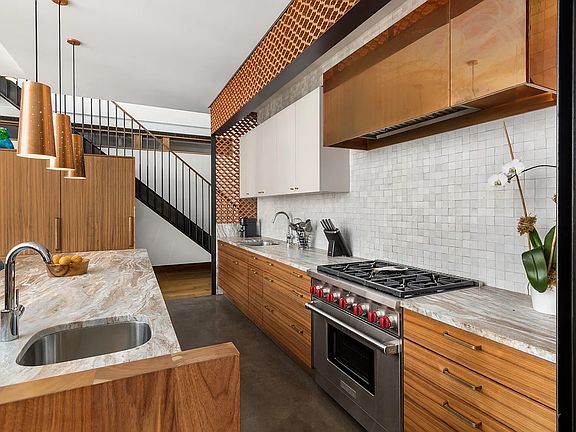 4th image of 35 E 20th St Floor 8
