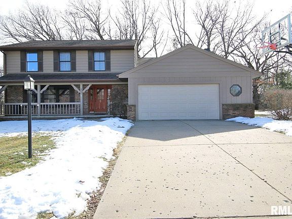 3rd image of 802 W Brookforest Dr