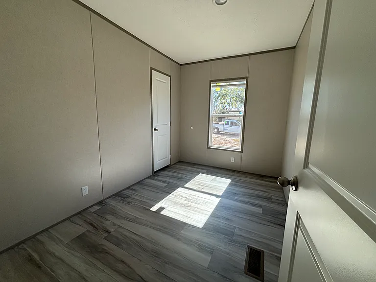 Forest Acres — Photo 30