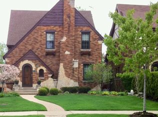6205 N Forest Glen Ave, Chicago, IL