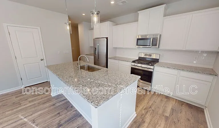 1109 Maridian St — Photo 6