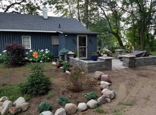 136 Spring Lake Dr, Chelsea, MI 48118