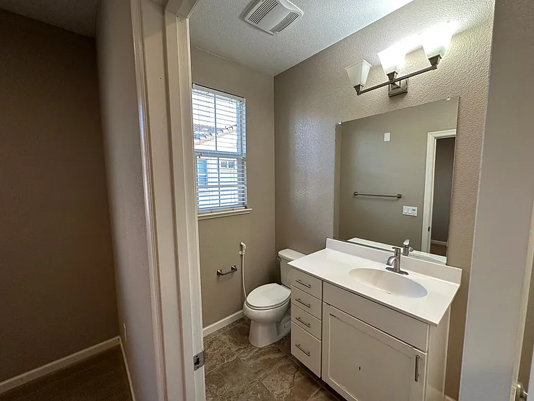 672 Barcelona Loop — Photo 4