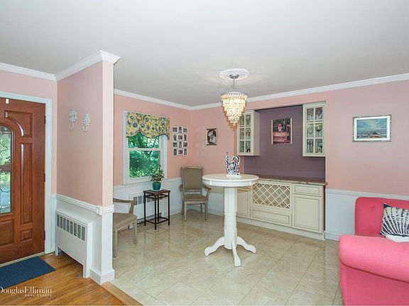 4th image of 9 Ingelore Ct