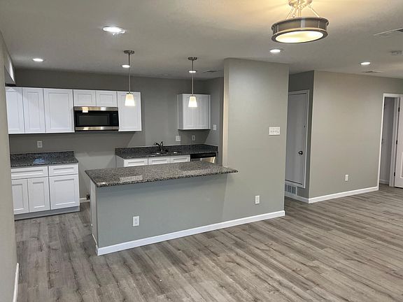 3rd image of 1101 High Meadow Dr