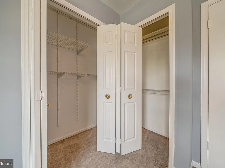 8593 Burlington Ct — Photo 22