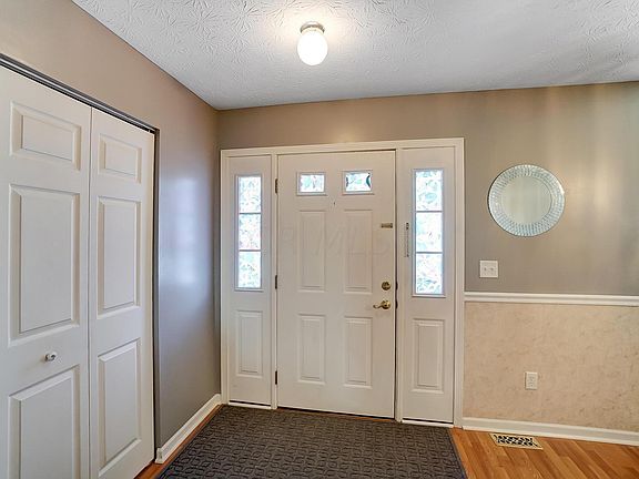 5th image of 951 Meadow Downs Trl