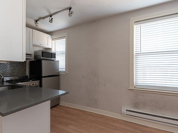 3rd image of 511 W Belmont Ave #74