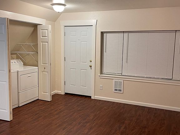 3rd image of 411 E Ermina Ave #B