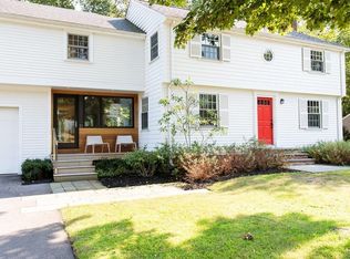 51 Crown Ridge Rd, Wellesley, MA 02482