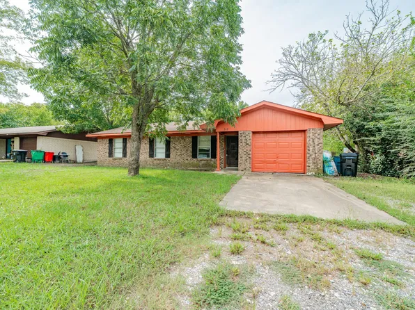 618 Burnett St, Wills Point, TX 75169