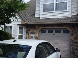 320 Pegasus Rd, Piscataway, NJ 08854