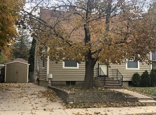 810 Erie St, Elgin, IL 60123