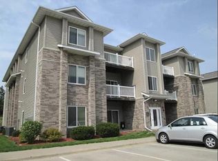 205 Sadler Ln, North Liberty, IA 52317
