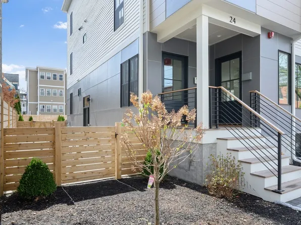 24 Camp St #1, Cambridge, MA 02140