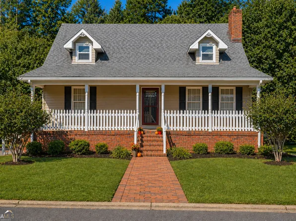 97 Estatohe Cir, Toccoa, GA 30577