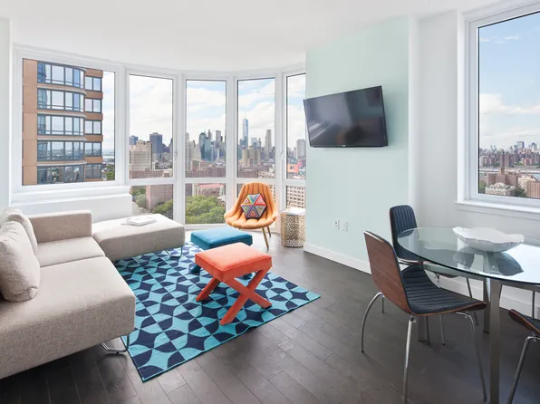 309 Gold Street image 1 of 13