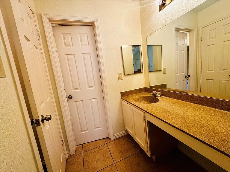 17118 Amber Ridge Dr — Photo 18