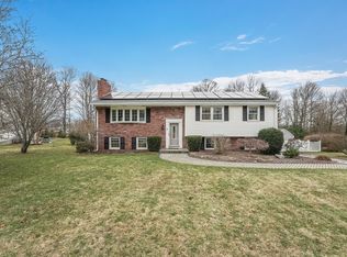 1 Robbern Rd, Hopkinton, MA 01748