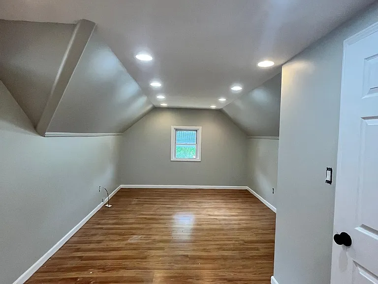 1367 Churchill Rd — Photo 5