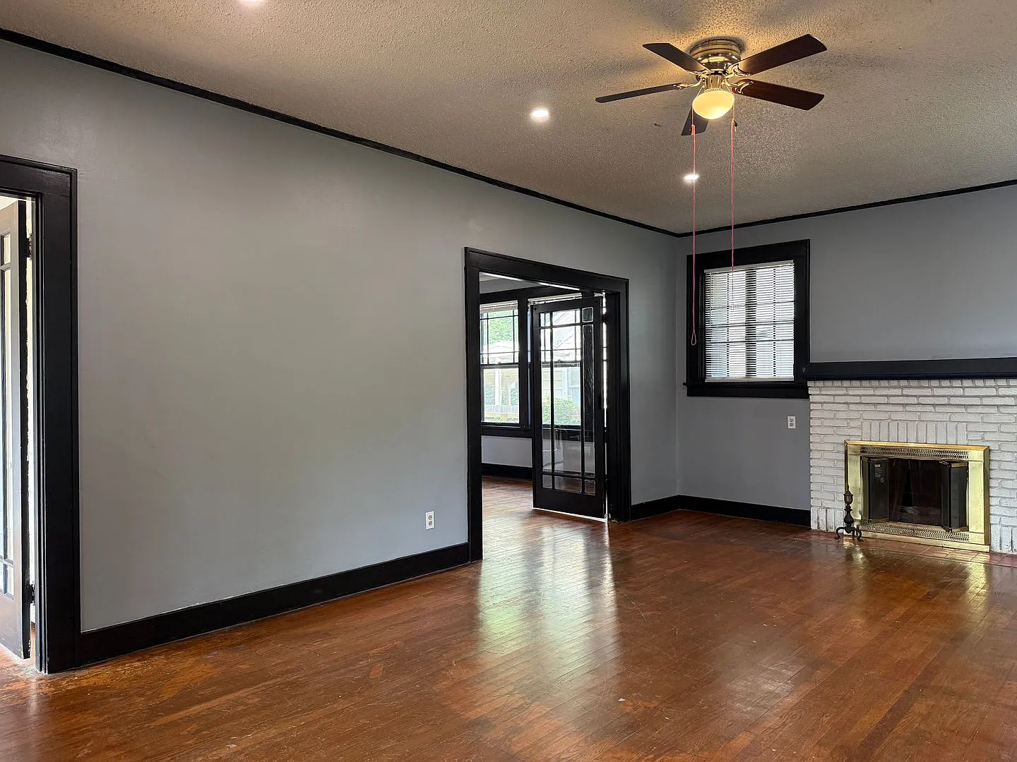 2301 W 17th St., Little Rock AR 72202 - Classic Character Large 3br 1ba w/den and separate dining... — Photo 4