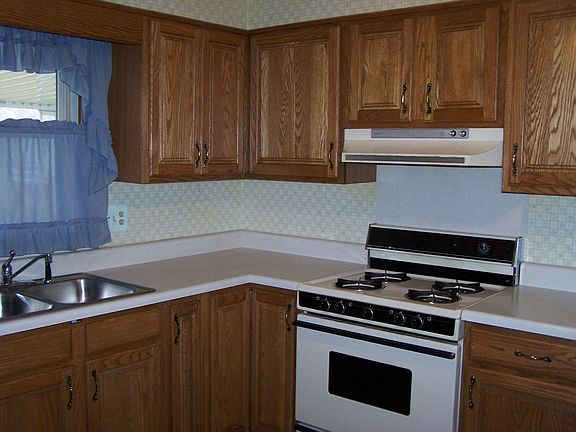 5th image of 909 N Grant Ave