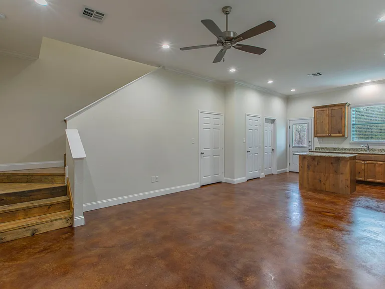 104 Patriot Cir #104 — Photo 7