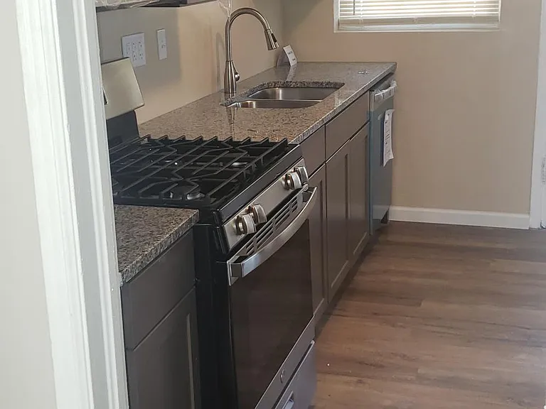 1641 Pasadena Ave #1 — Photo 9