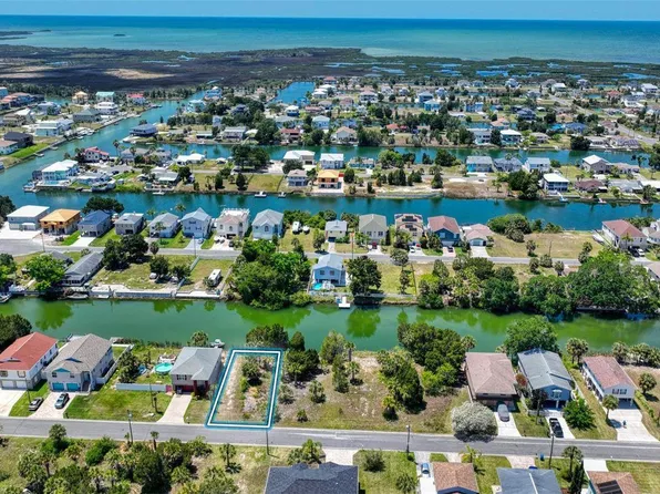 3233 Rose Arbor Dr, Hernando Beach, FL 34607