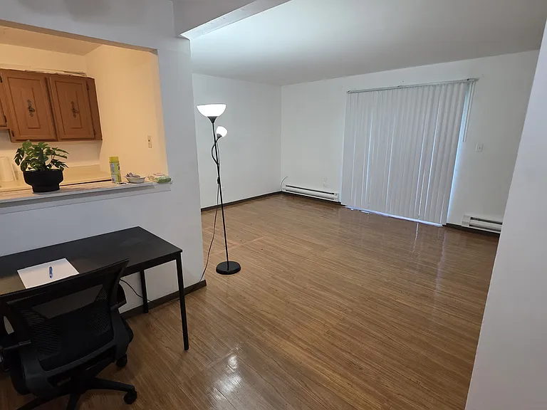 1525 Norway Ln #1B — Photo 9