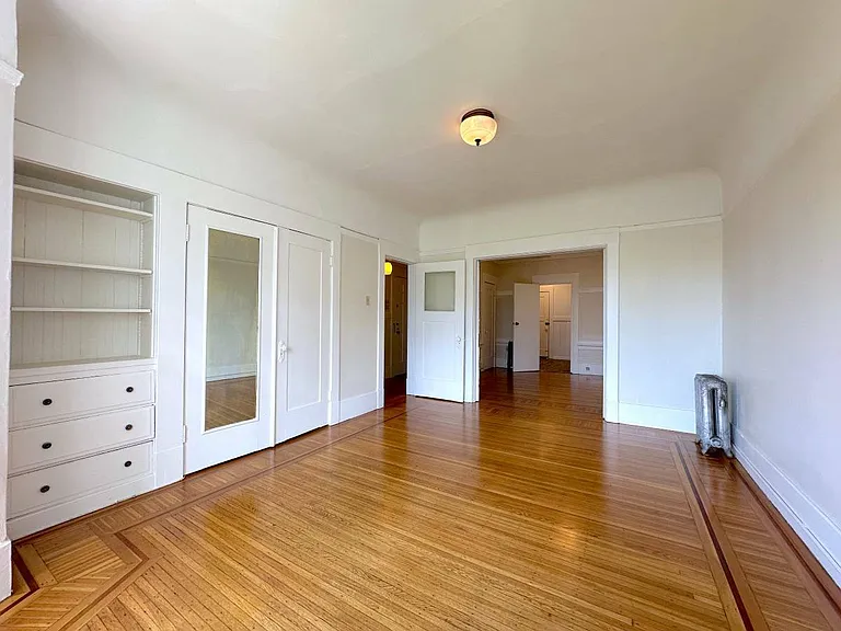 1637 Clay St #8 — Photo 8