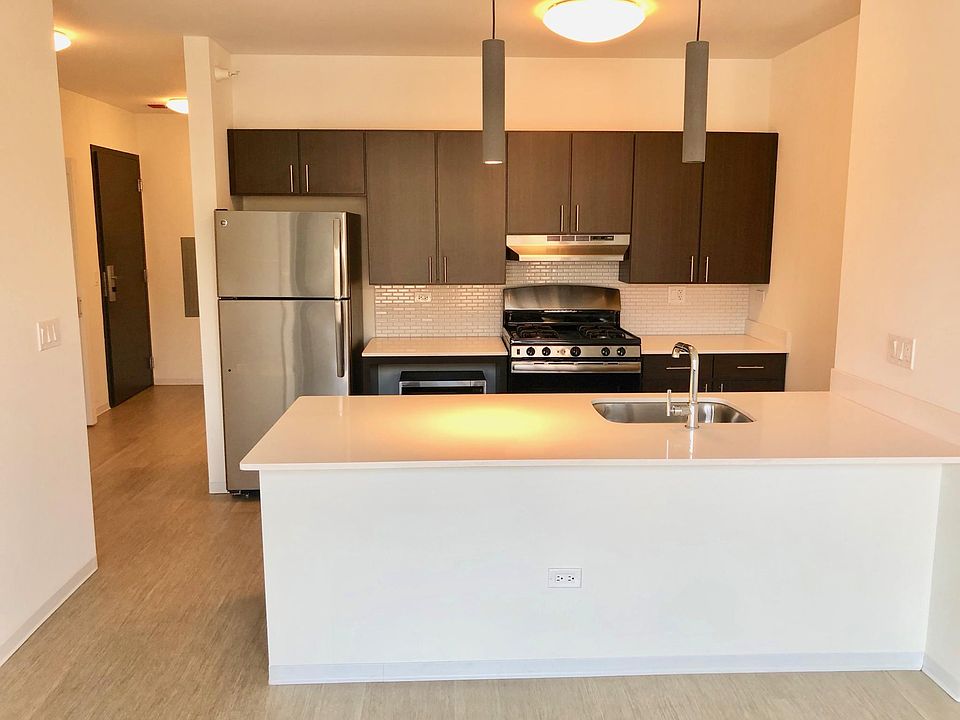 1st image of 233 W Huron St #212