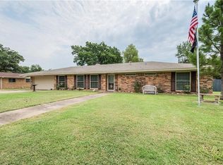 2704 Marshall St, Commerce, TX 75428