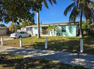 281 NE 45th St, Deerfield Beach, FL 33064