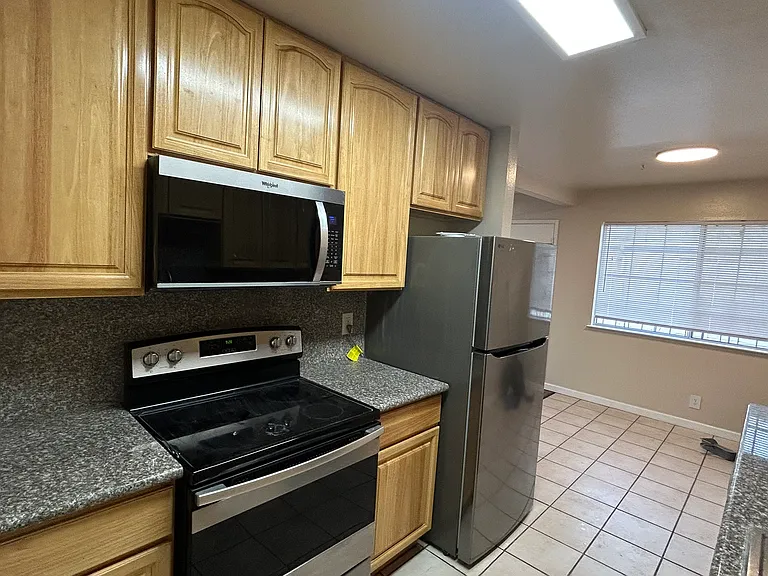 665 E Olive Ave #4 — Photo 7