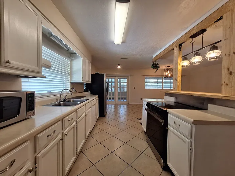 4006 Bayfront Pkwy — Photo 4