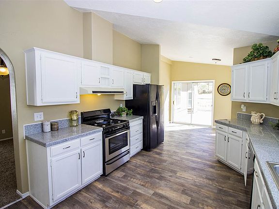 5th image of 402 Avenue De La Bleu De Clair