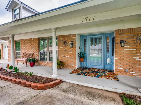 1711 Kingsborough Dr, Arlington, TX 76015