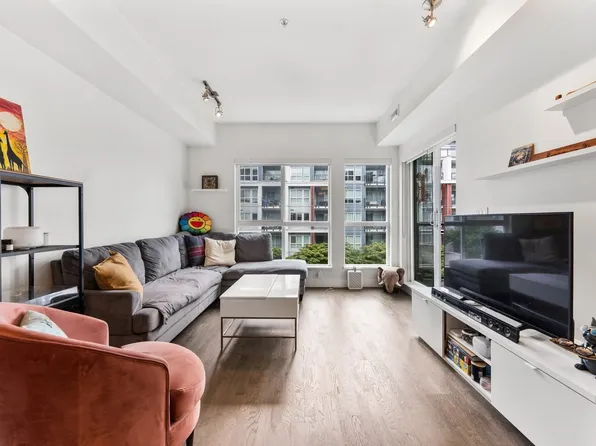 10155 River Dr #302, Richmond, BC V6X 1Y8