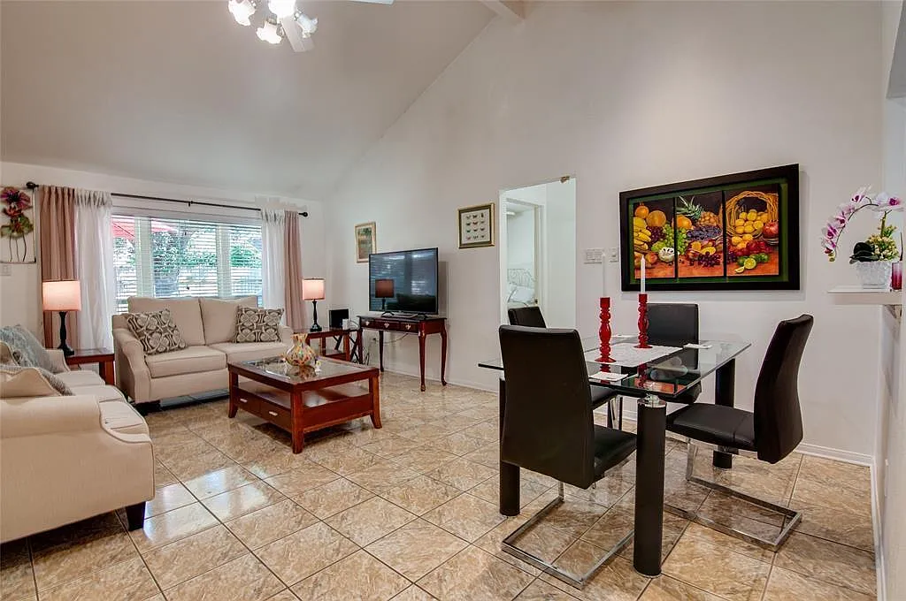 3 bed, 2.0 bath, 1520 sqft, $1,900 — Photo 4
