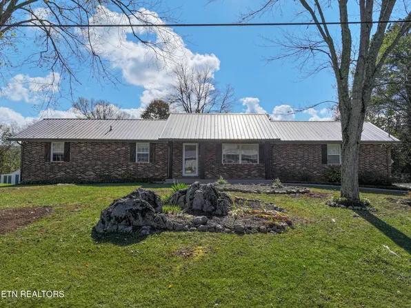 10100 Ouida Ln, Strawberry Plains, TN 37871