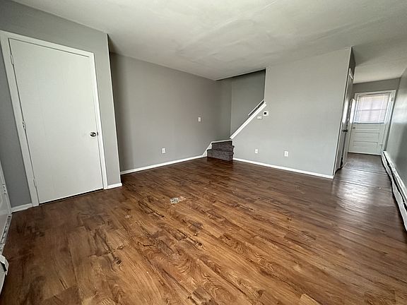 2nd image of 4960 Hinsdale Ave APT 2