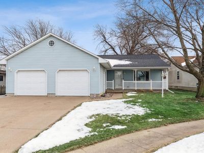 1045 Sweetbriar Ln, Clinton, IA, 52732