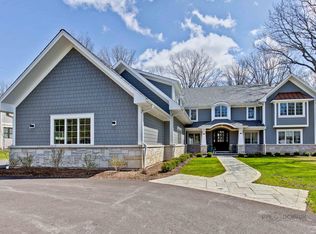 75 Hickory Ln, Lincolnshire, IL