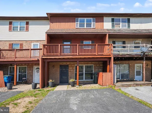 18 Dartmouth Ct, Mechanicsburg, PA 17055