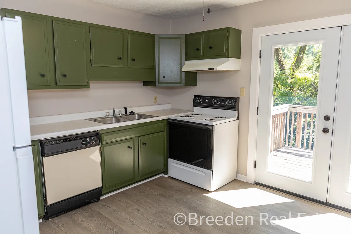 001-02: 215 N. Anderson St. - 215-E — Photo 1